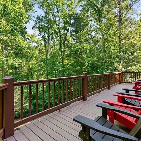 Peaceful Family Cabin With Hot Tub, Game Room, & More! Sevierville Ngoại thất bức ảnh
