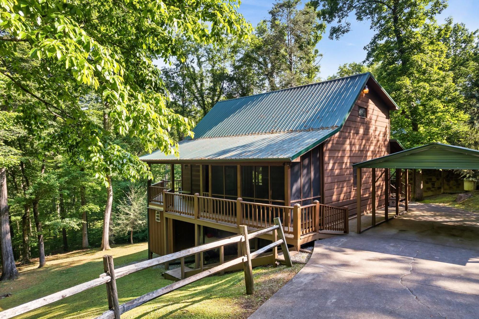 Peaceful Family Cabin With Hot Tub, Game Room, & More! Sevierville Ngoại thất bức ảnh