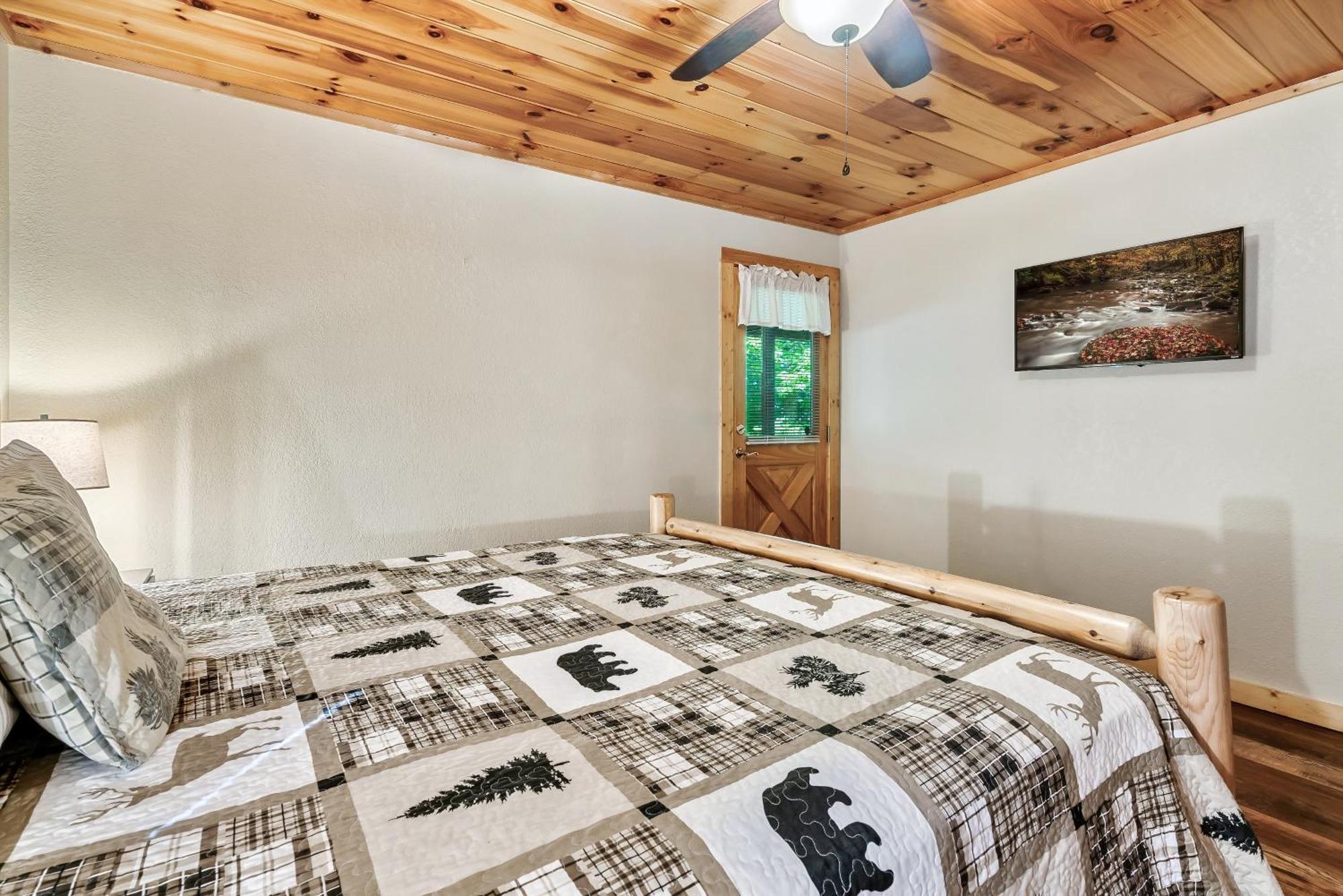 Peaceful Family Cabin With Hot Tub, Game Room, & More! Sevierville Ngoại thất bức ảnh