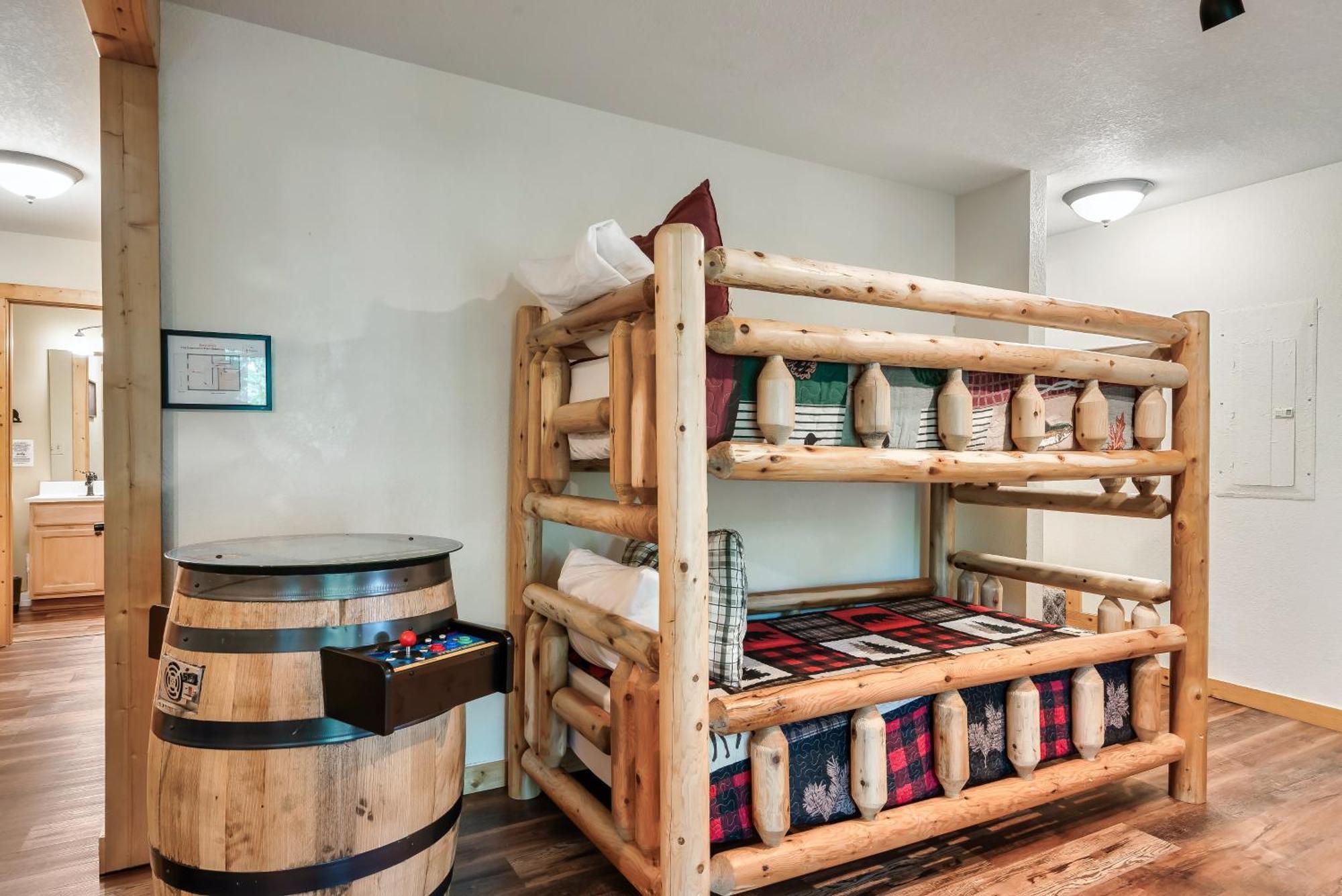 Peaceful Family Cabin With Hot Tub, Game Room, & More! Sevierville Ngoại thất bức ảnh