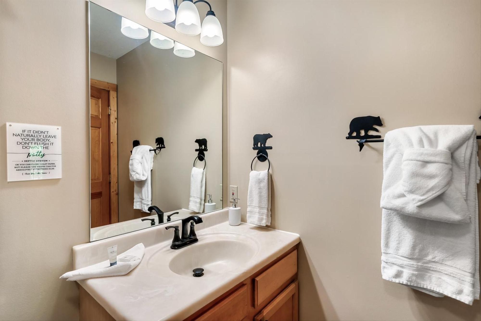 Peaceful Family Cabin With Hot Tub, Game Room, & More! Sevierville Ngoại thất bức ảnh